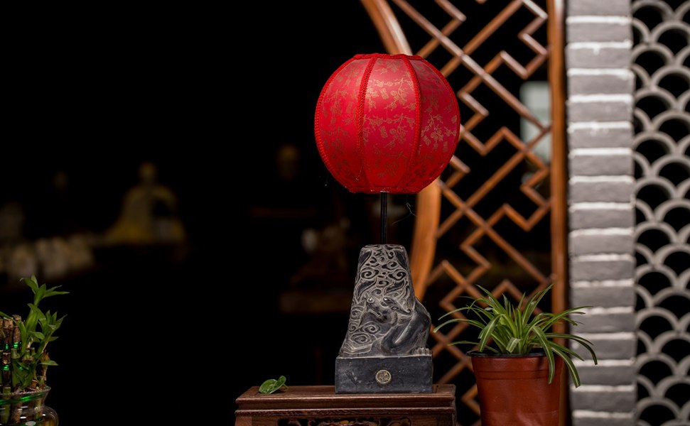 設計感十足的青龍臺燈，讓你的居室充滿藝術范